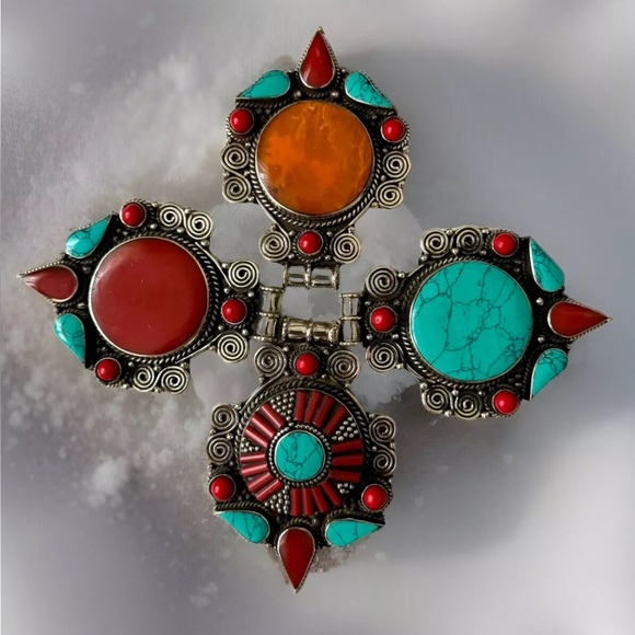 Vintage and stunning handmade Tibetan silver pendant inlaid with Turquoise&Coral - Picture 3 of 5